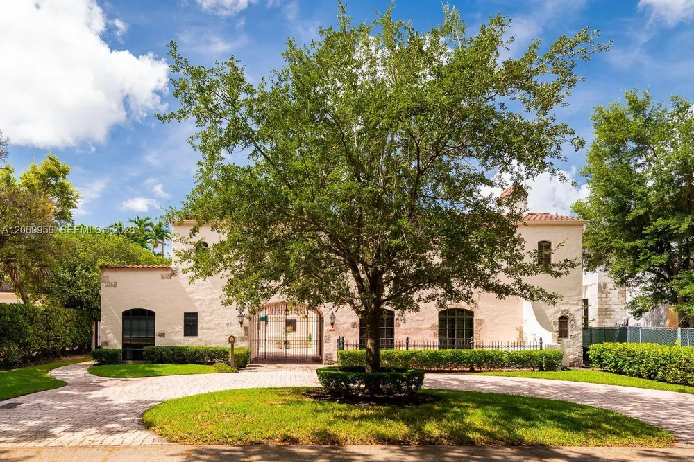 4128 Pinta Ct, Coral Gables, FL 33146