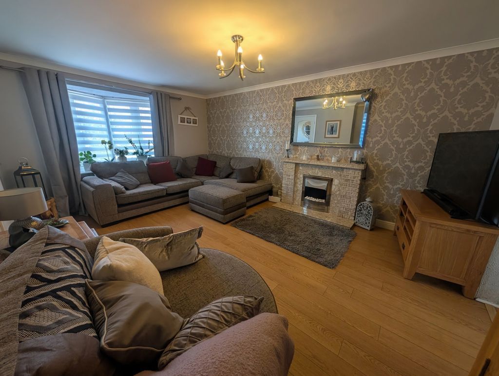 Norfolk Crescent , Nuneaton Image 8
