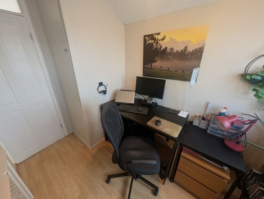 Norfolk Crescent , Nuneaton Image 15