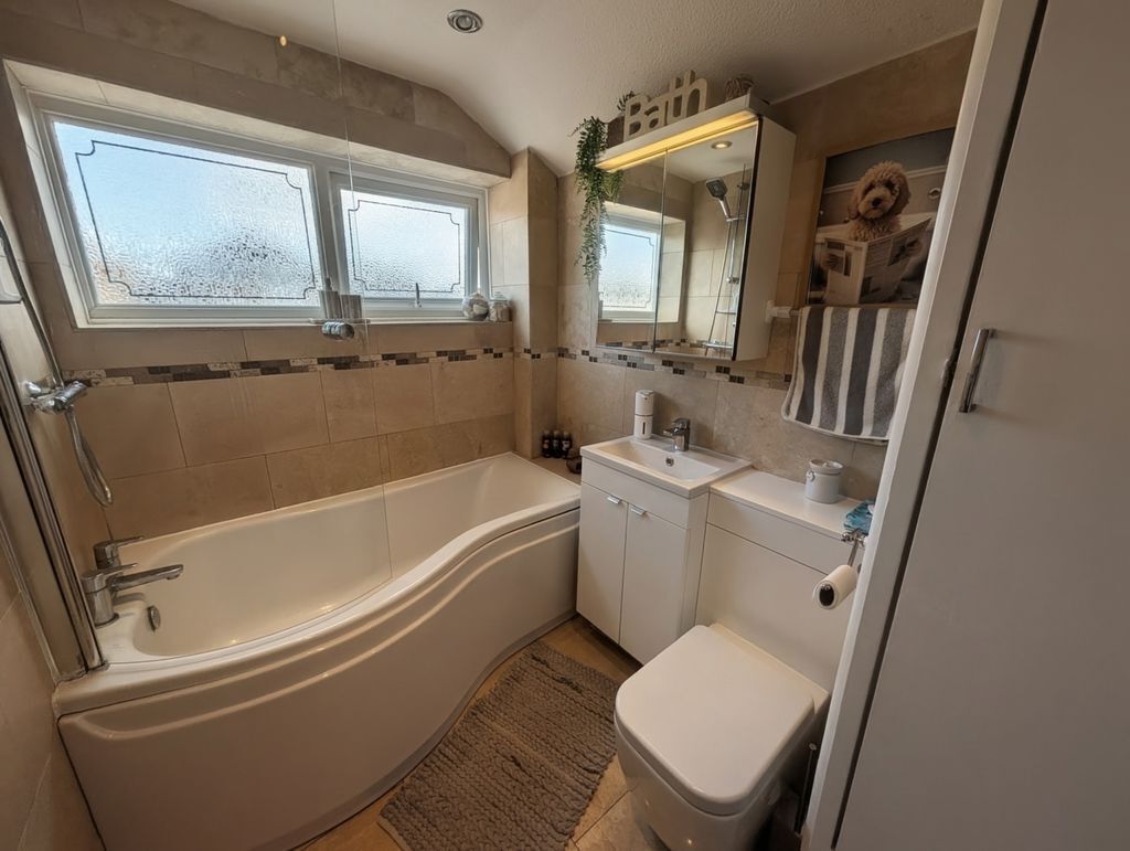 Norfolk Crescent , Nuneaton Image 17