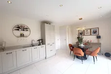 Saturn Drive, CHESTER