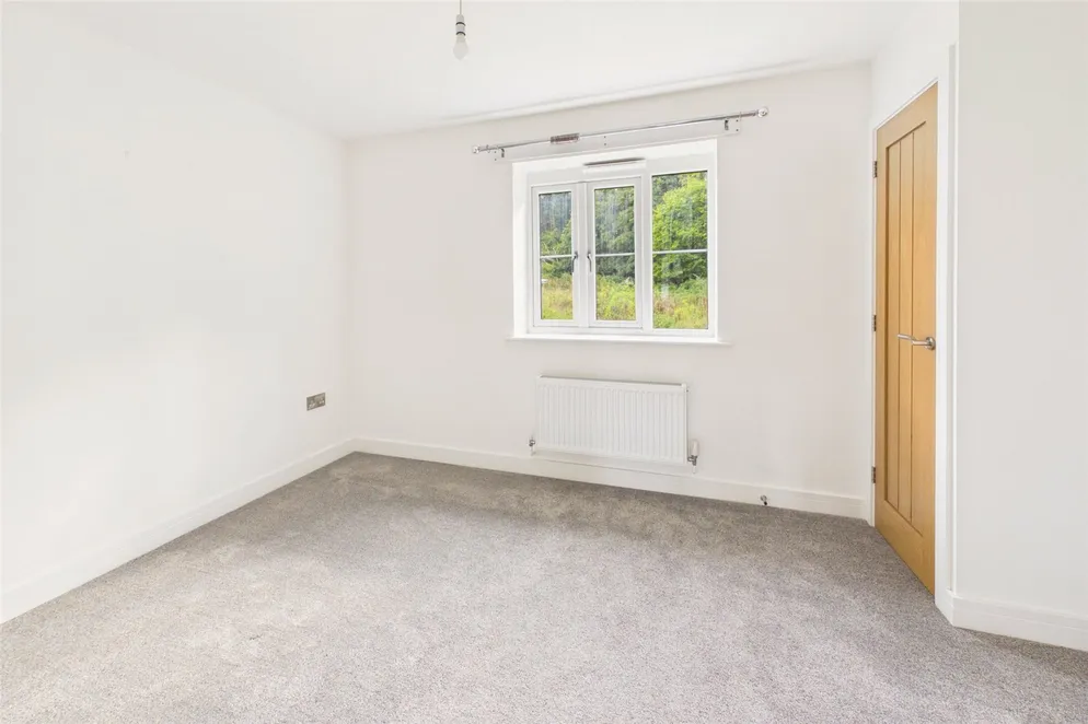 Property carousel item 5