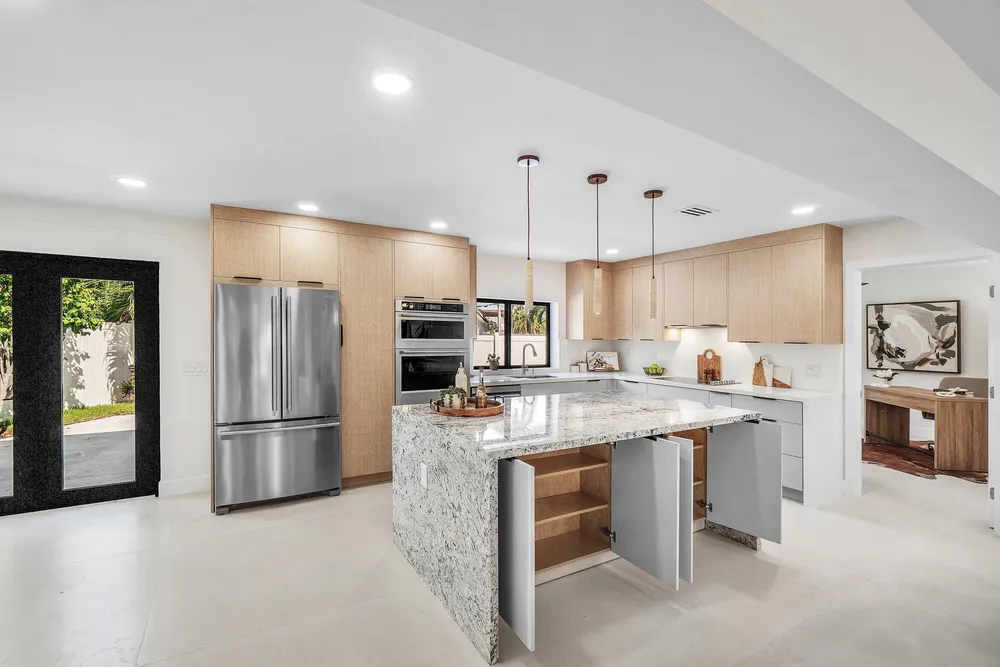 2651 NE 49th St, Lighthouse Point, FL 33064