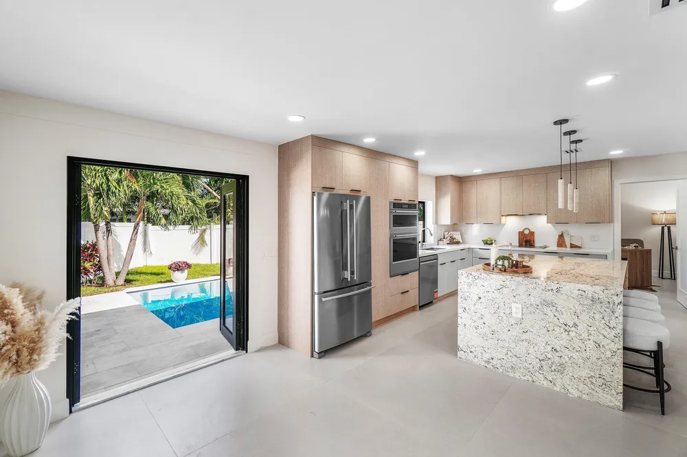 2651 NE 49th St, Lighthouse Point, FL 33064