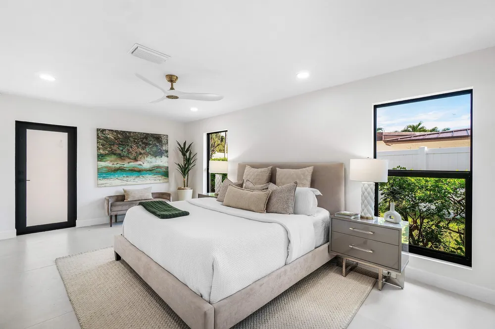 2651 NE 49th St, Lighthouse Point, FL 33064