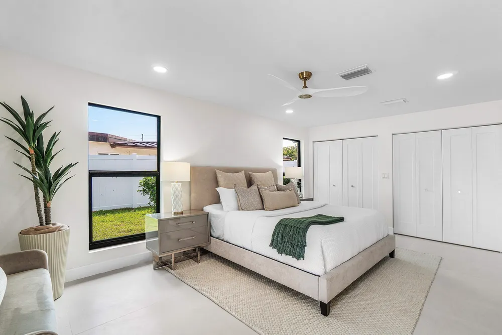 2651 NE 49th St, Lighthouse Point, FL 33064
