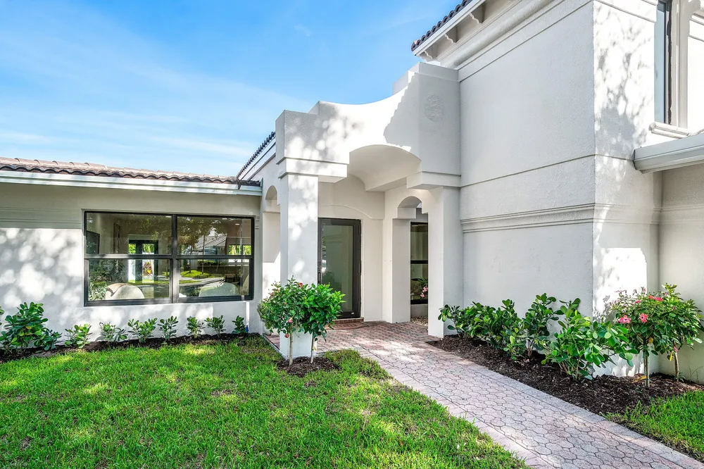2651 NE 49th St, Lighthouse Point, FL 33064