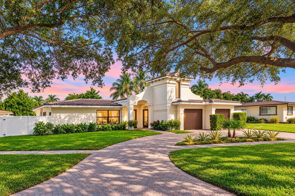 2651 NE 49th St, Lighthouse Point, FL 33064