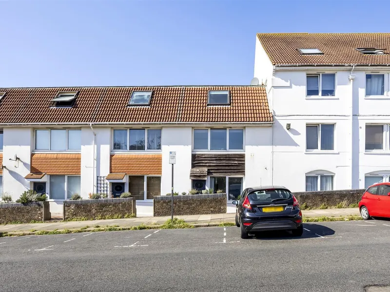 Property thumbnail 1 out of 3