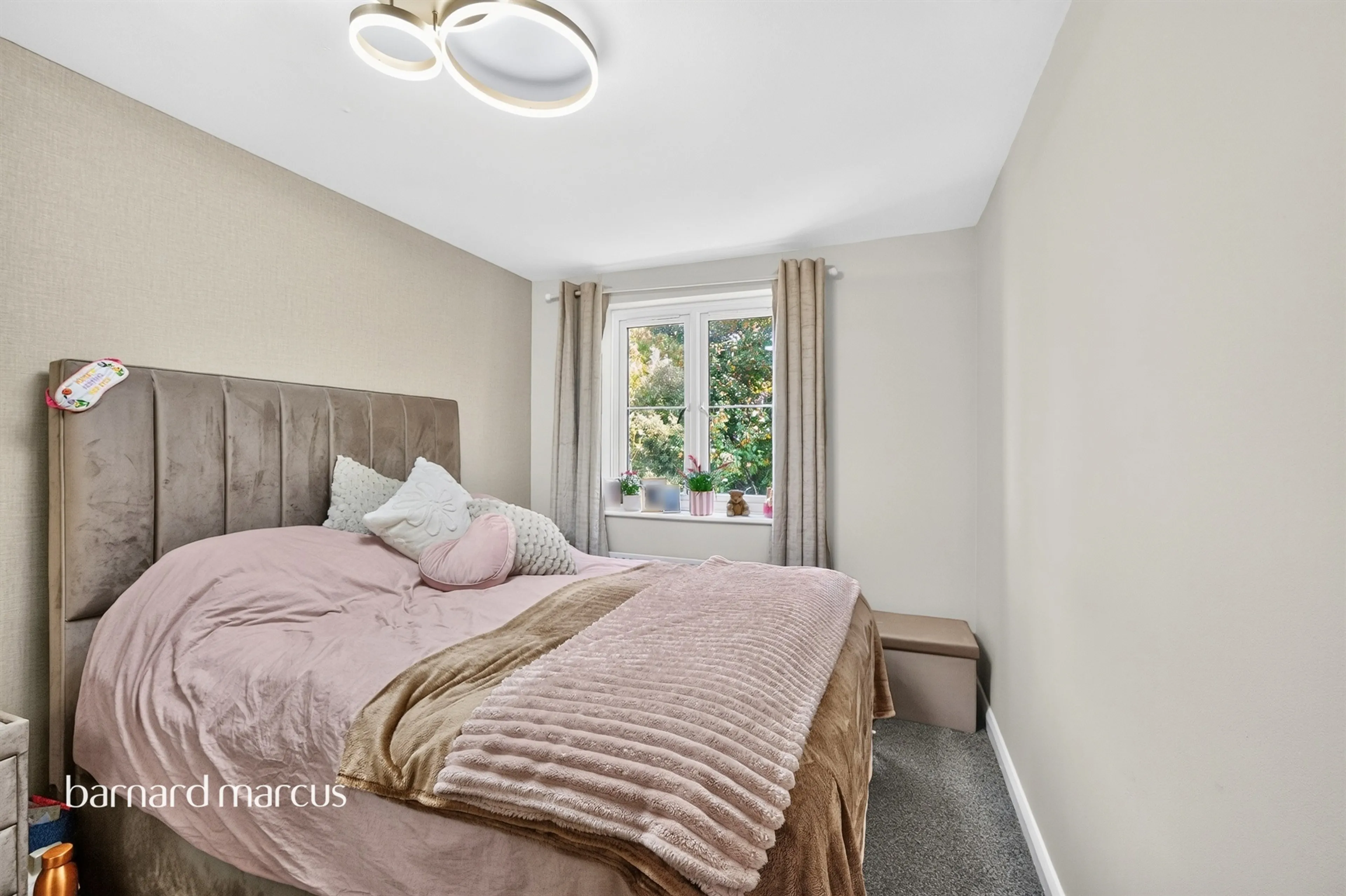 Property at Kingswood Drive, Sutton