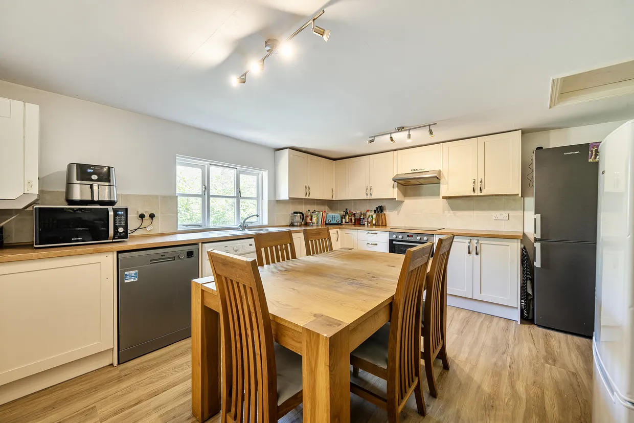 Main Road, Hursley, SO21 photo 6