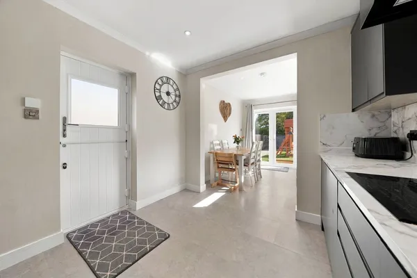 Katherine Close, Addlestone, KT15 photo 4