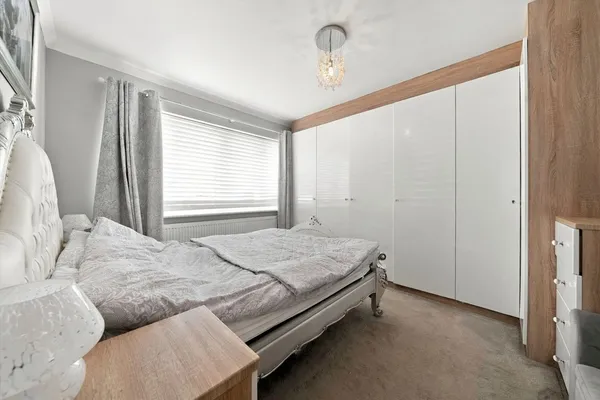 Katherine Close, Addlestone, KT15 photo 5