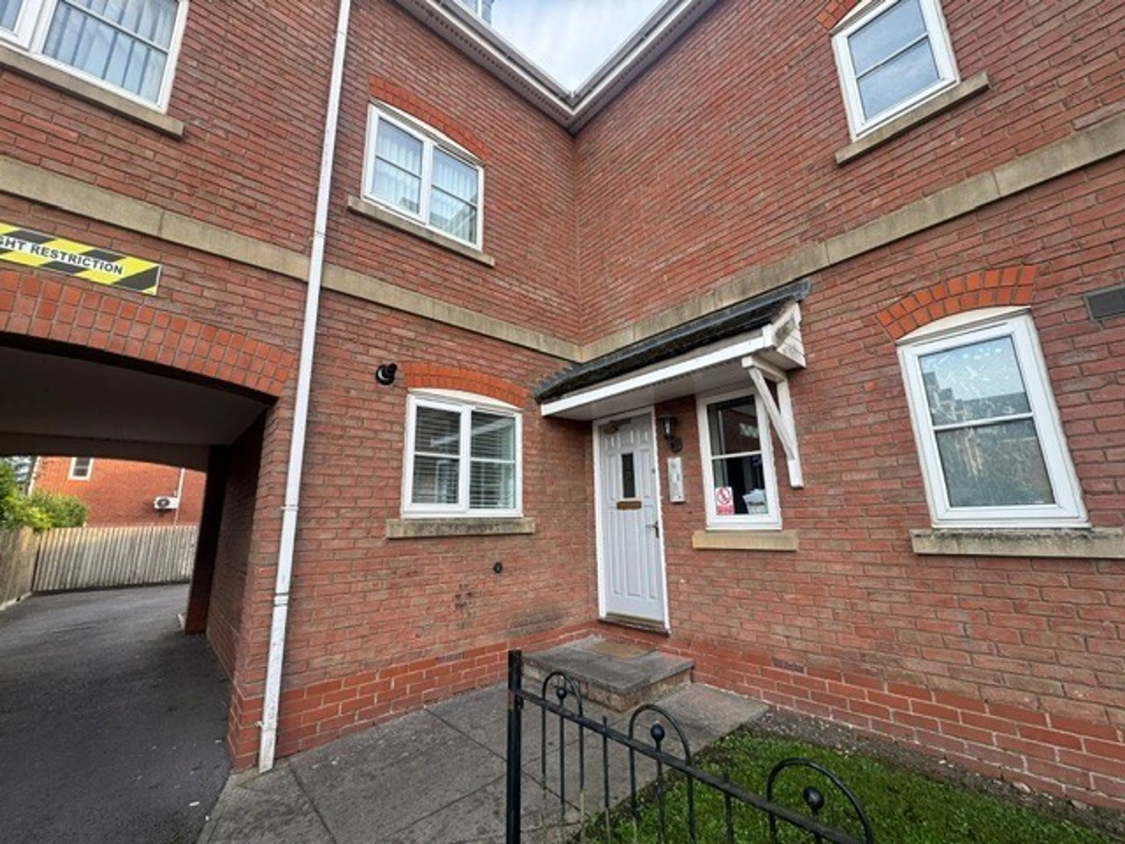 Property photo 0