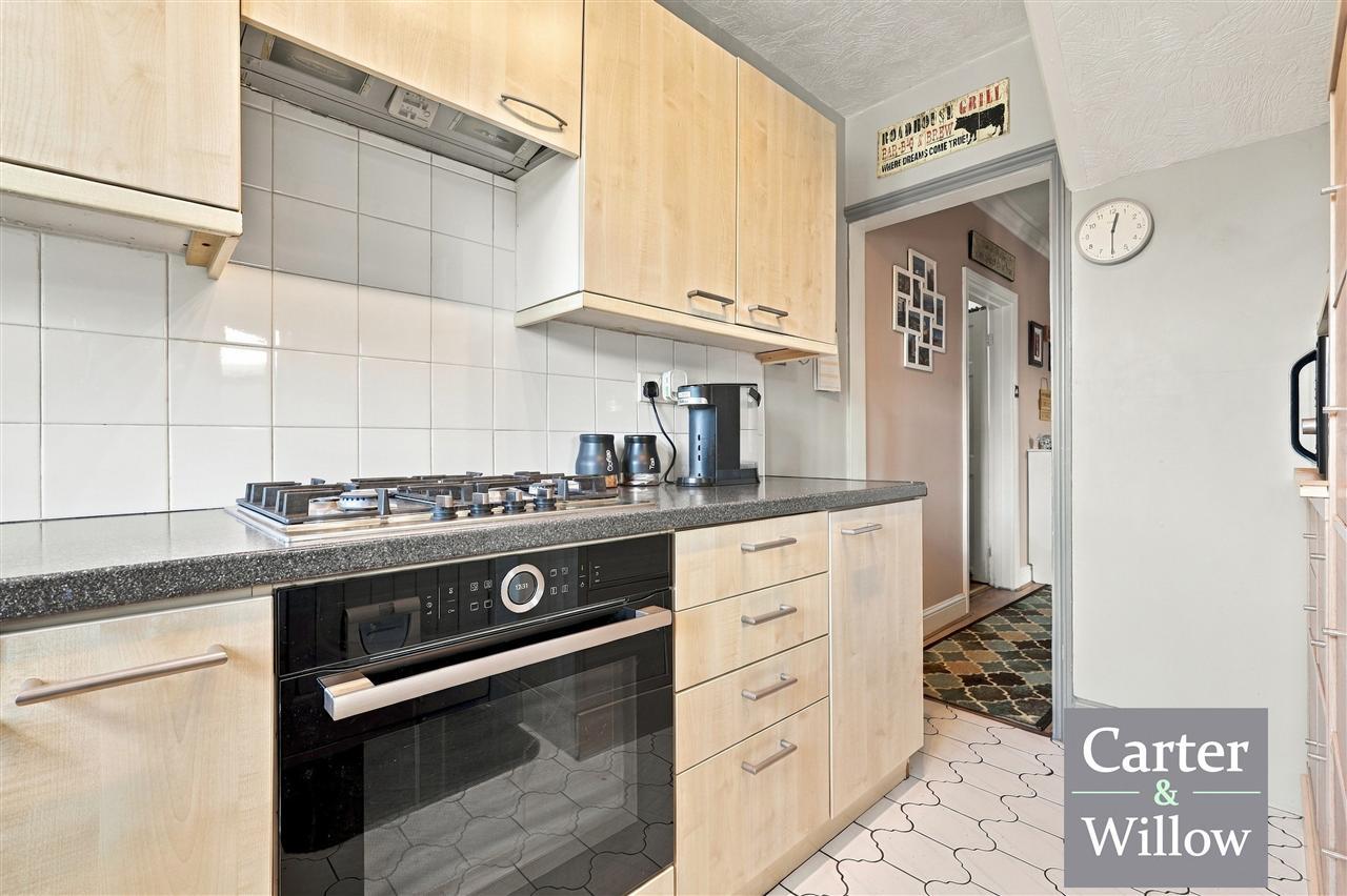 Cartwright Road, Dagenham, Essex Image 6