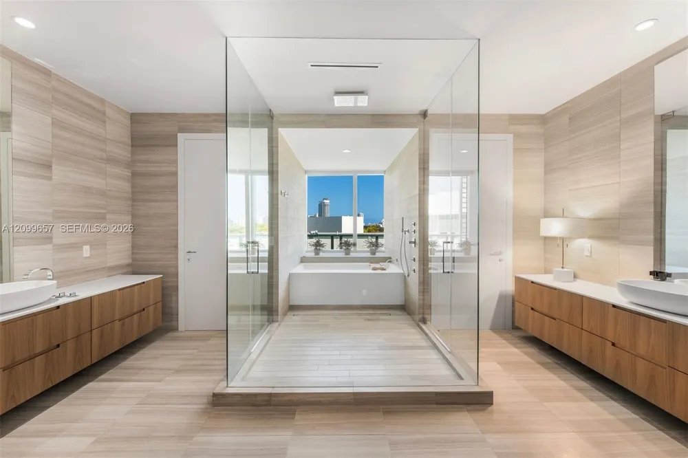 4701 N Meridian Ave, Miami Beach, FL 33140
