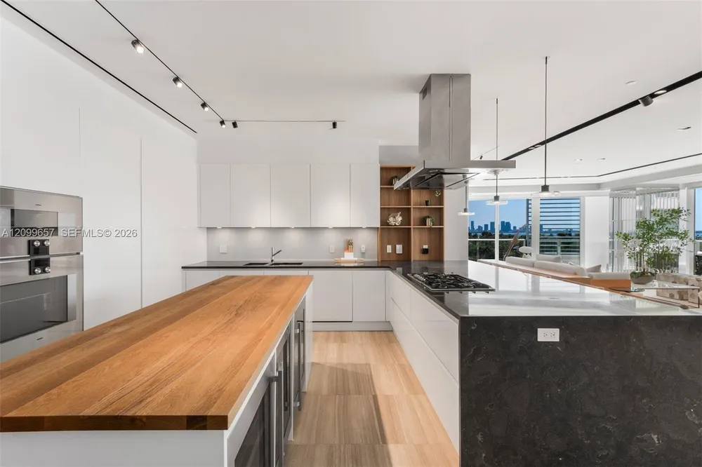 4701 N Meridian Ave, Miami Beach, FL 33140