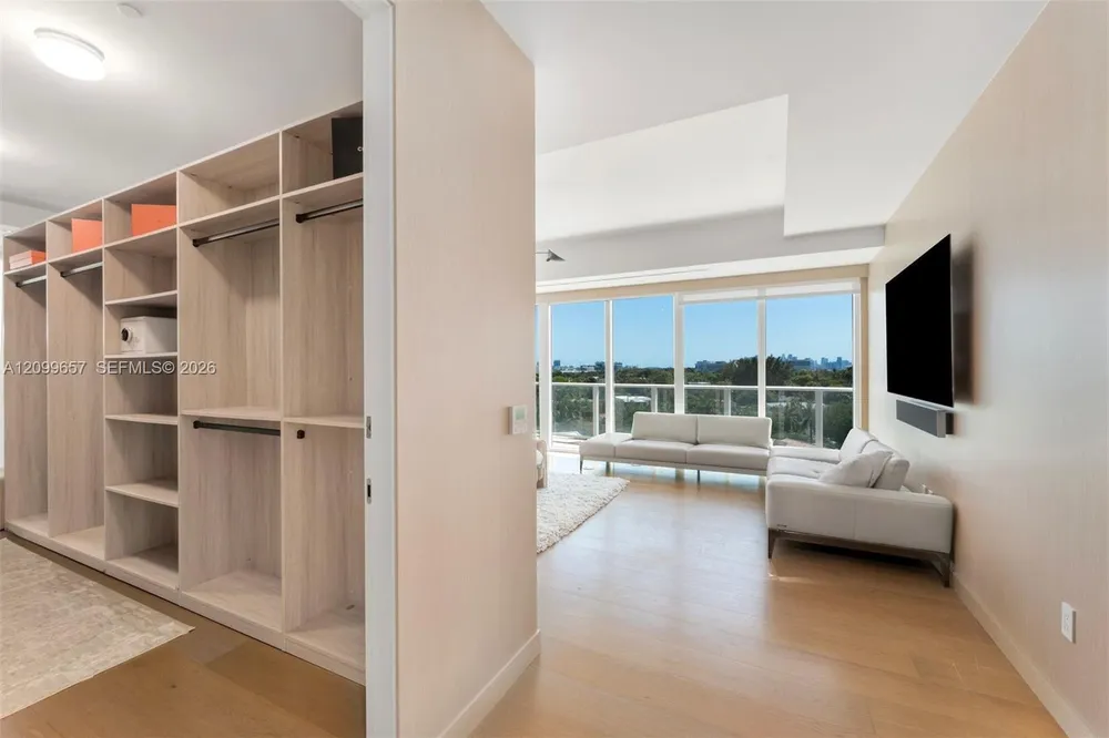 4701 N Meridian Ave, Miami Beach, FL 33140
