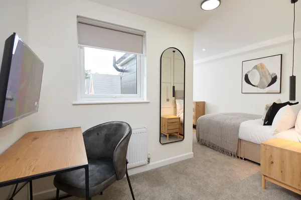 Room 6, Lord Haddon Road