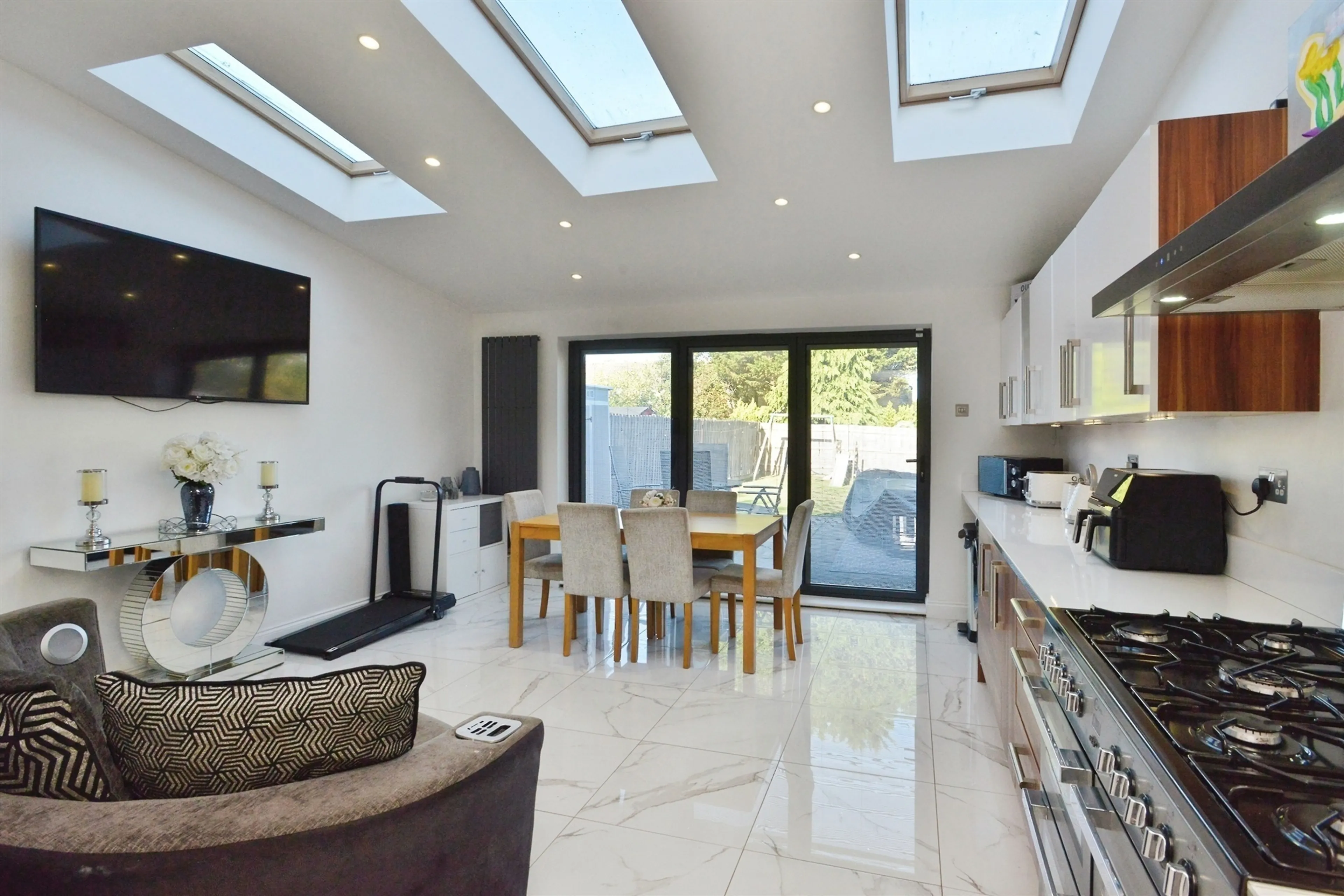 Property at Whaddon Way, Bletchley, Milton Keynes