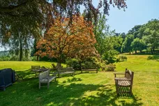 Lythe Hill Park Haslemere GU27 photo 11