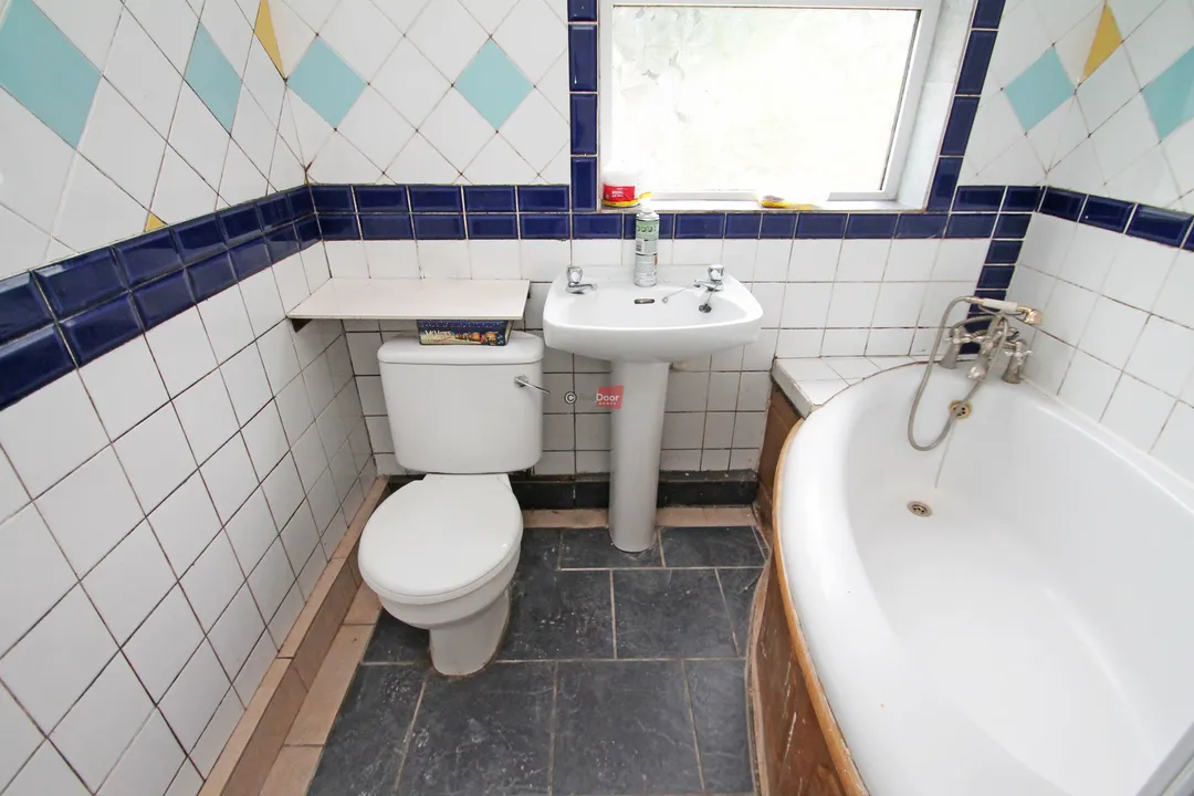 https://mr0.homeflow-assets.co.uk/files/photo/image/48544/3146/_x_/27febf26e06cb2fa91844972b662cbed.jpg