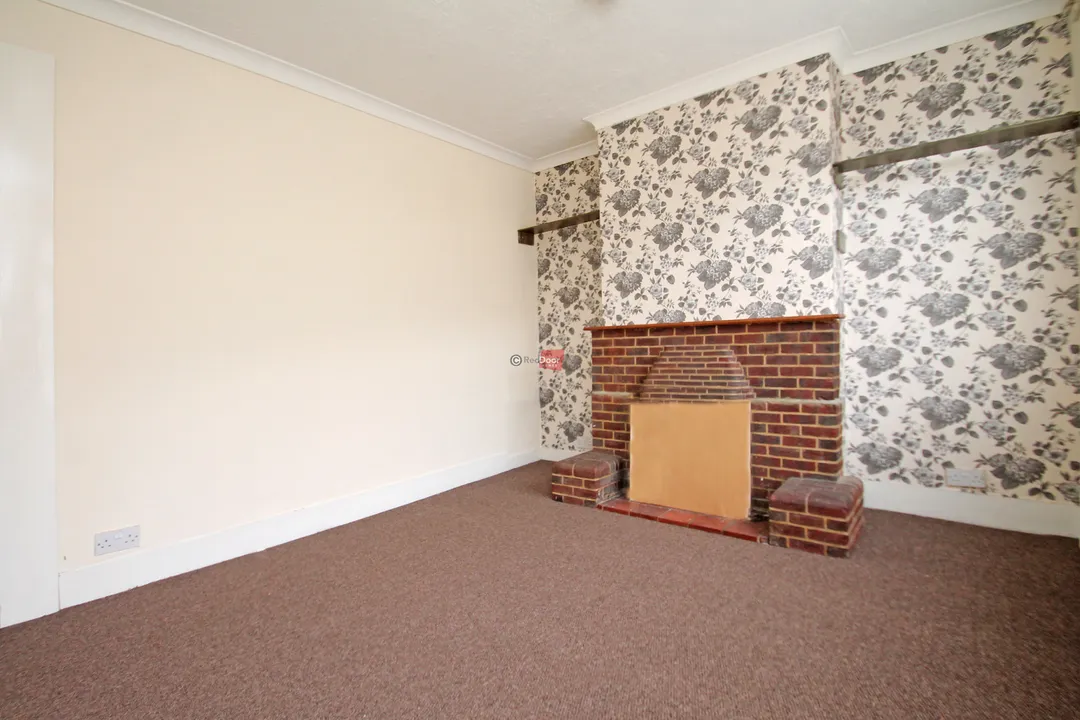 https://mr0.homeflow-assets.co.uk/files/photo/image/48544/3148/_x_/2202b71ec603a34022585f163c6f8612.jpg