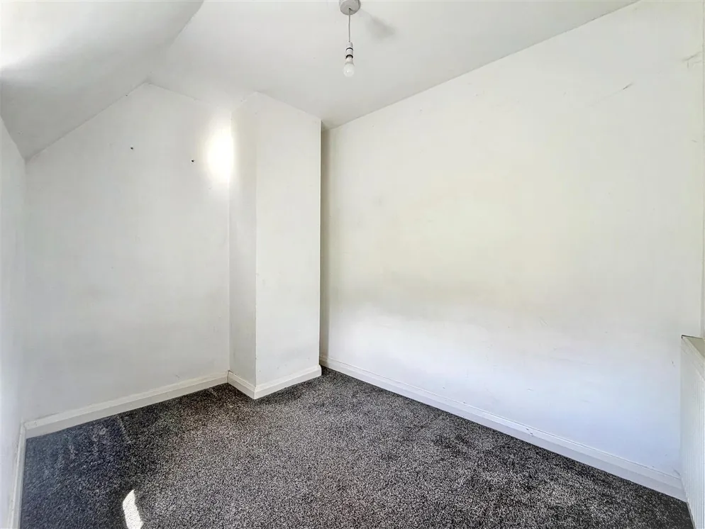 Property carousel item 6