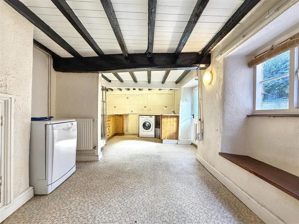 Property carousel item 13