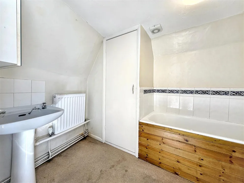 Property carousel item 17
