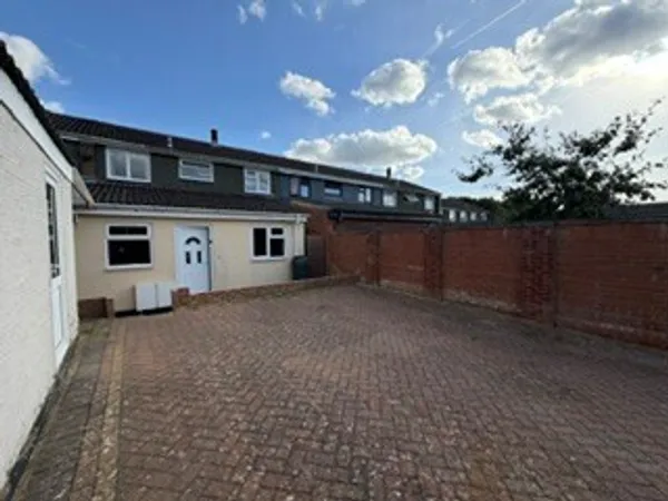 Julius Gardens, Luton, Beds