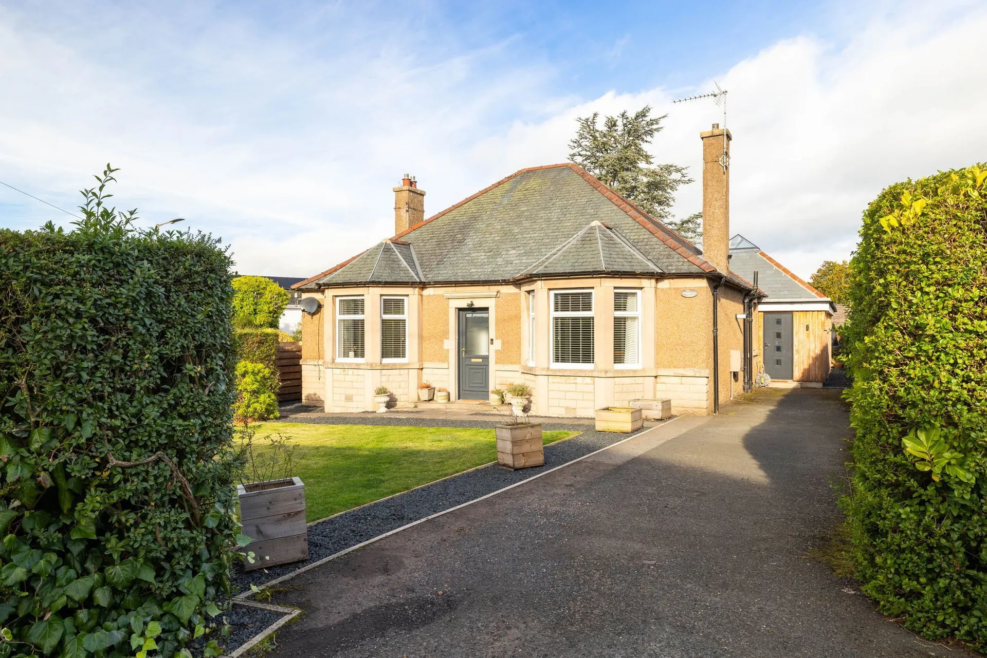 Property photo top 0