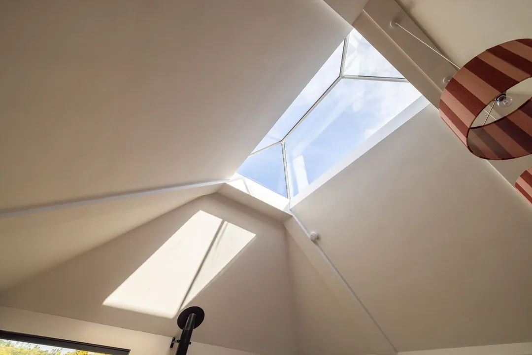 https://mr0.homeflow-assets.co.uk/files/photo/image/48552/0976/_x_/003A3857-14.jpg