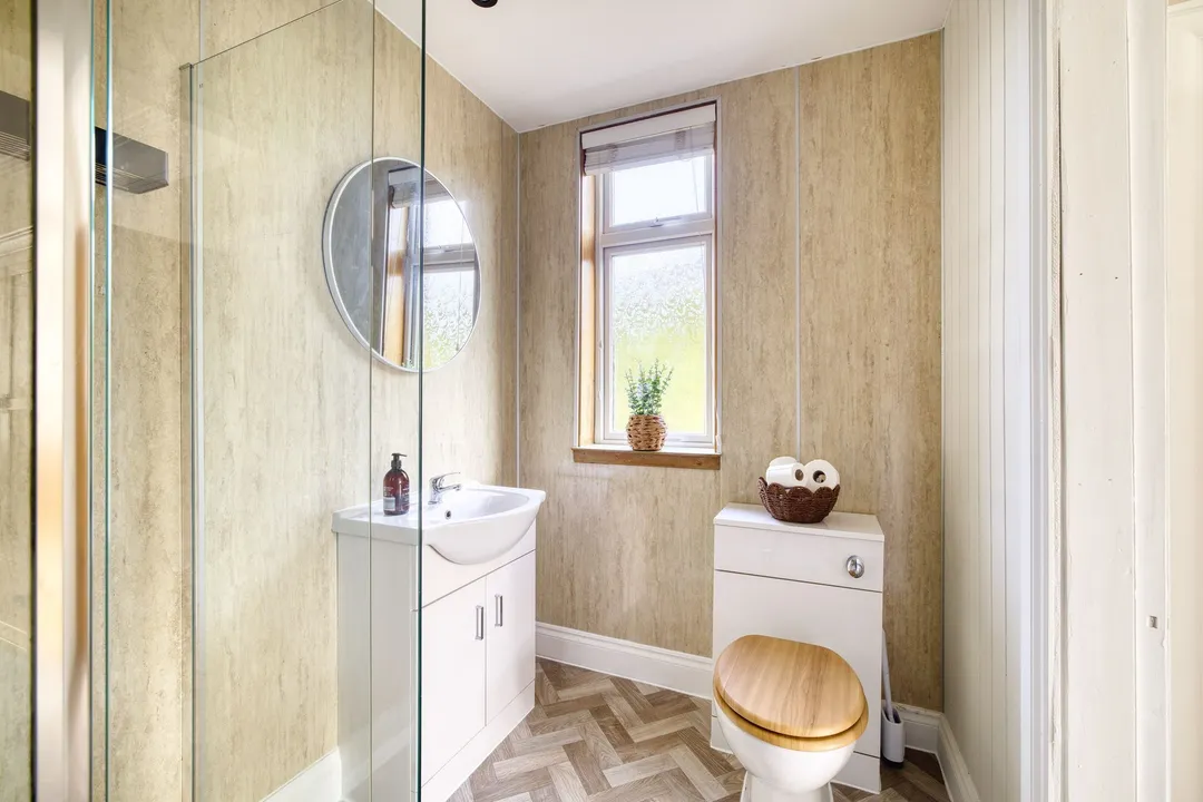 https://mr0.homeflow-assets.co.uk/files/photo/image/48552/0985/_x_/003A4447_HDR-98.jpg
