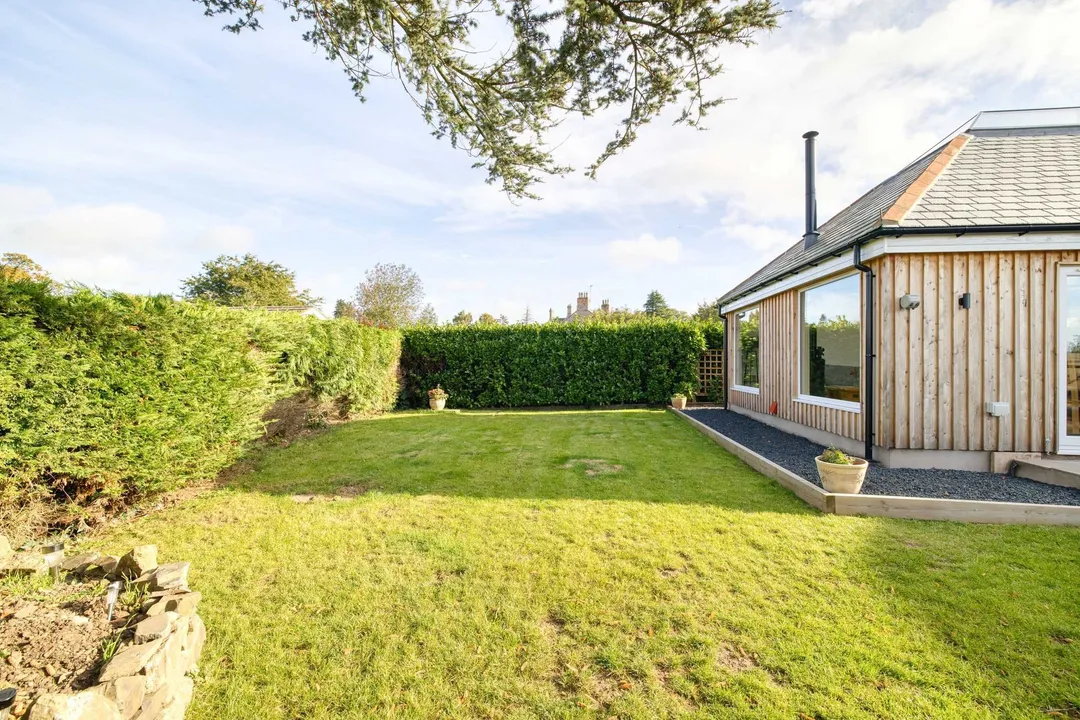 https://mr0.homeflow-assets.co.uk/files/photo/image/48552/1000/_x_/003A3982_HDR-34.jpg