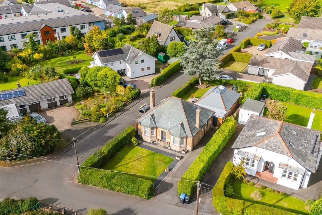 https://mr0.homeflow-assets.co.uk/files/photo/image/48552/1003/_x_/DJI_20261002124307_0579_D-147.jpg