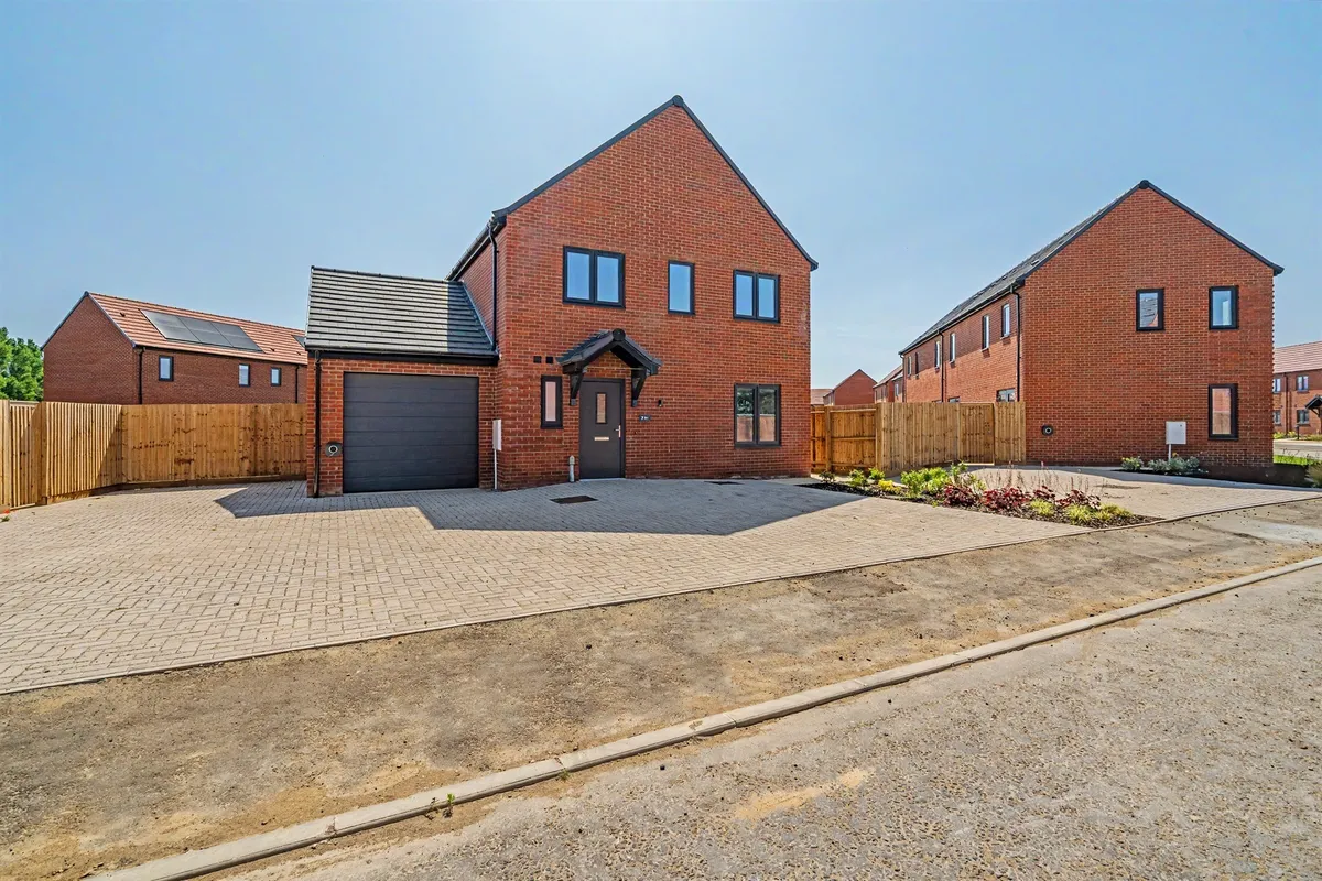 Peacock Drive, Bradwell, Great Yarmouth