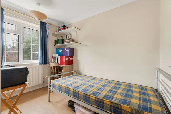 Victoria Road, Oundle, PE8 photo 12