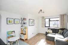 Holme Close, RUGBY