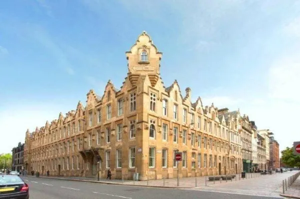 Ingram Street, MERCHANT CITY