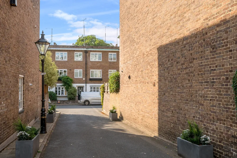 Phillimore Gardens Close, London, W8