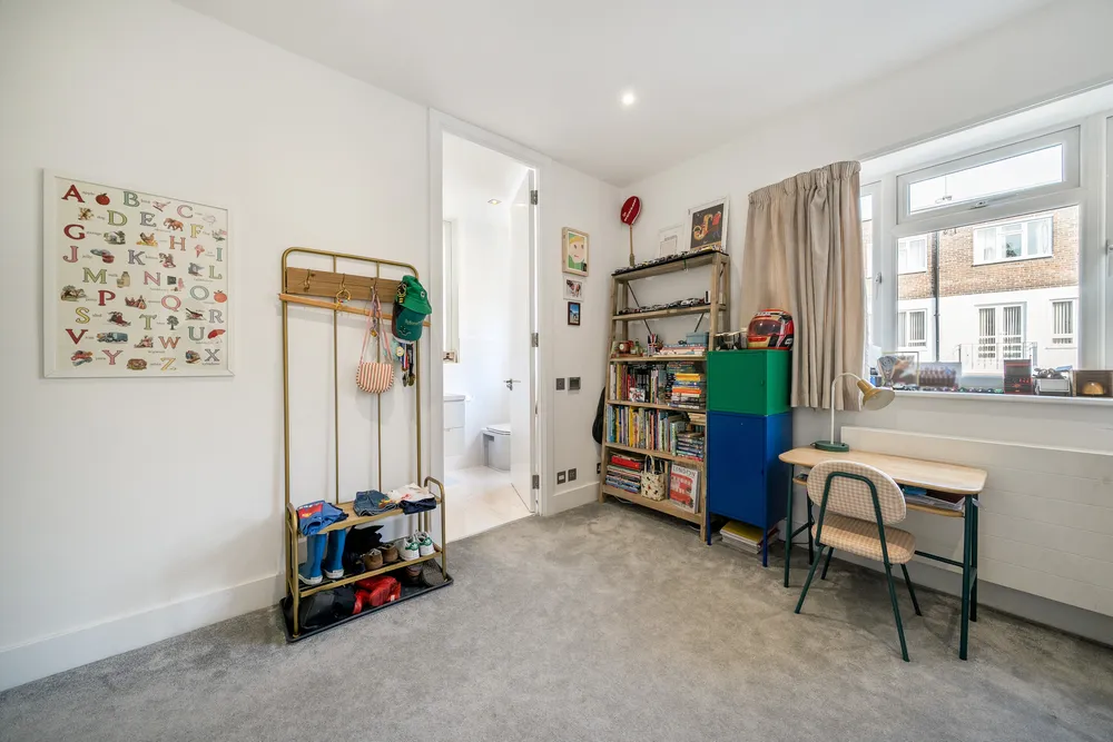 Phillimore Gardens Close, London, W8
