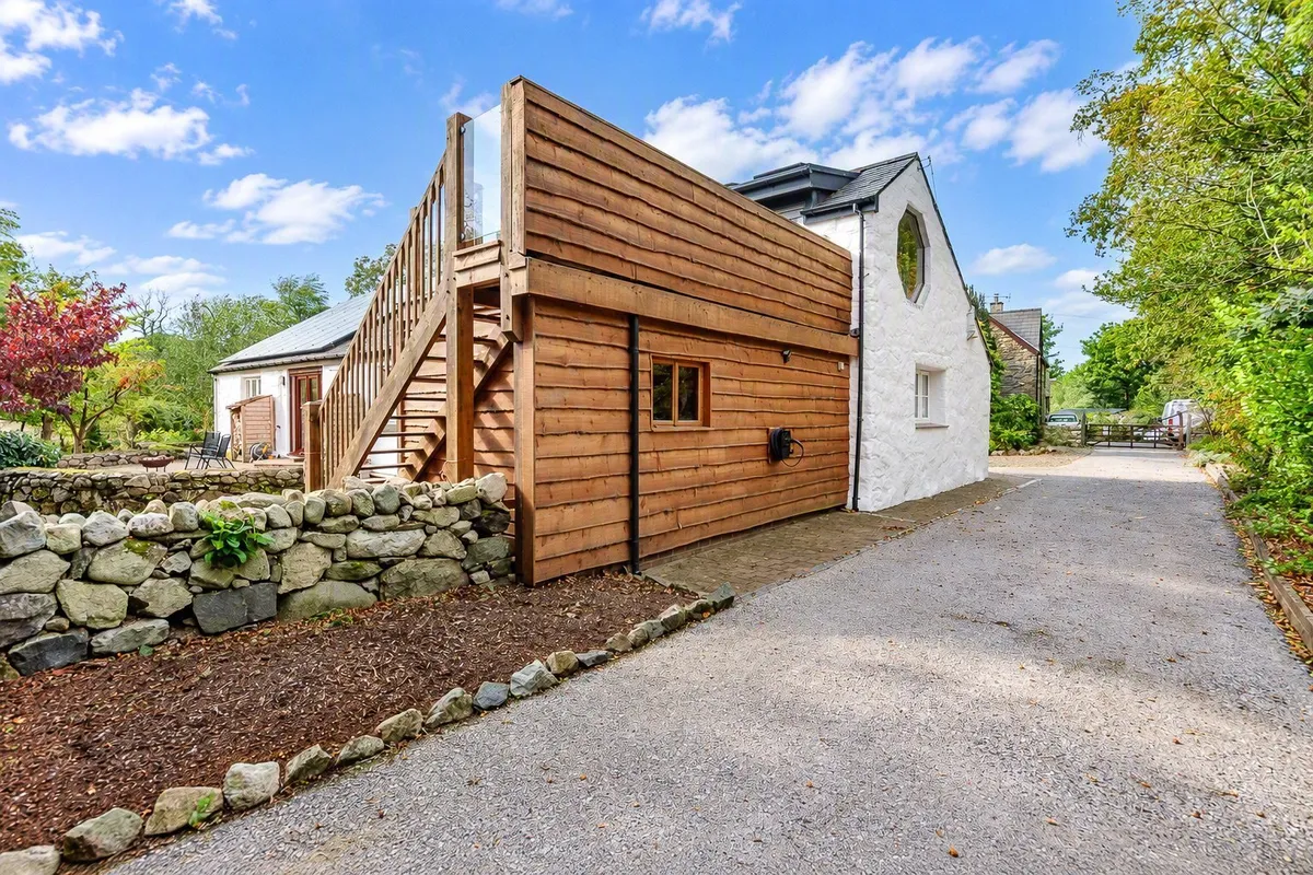 Llanrug, Caernarfon, Gwynedd, LL55