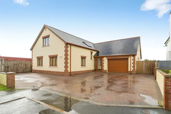 Dingle Close, HAVERFORDWEST, Dyfed, SA62