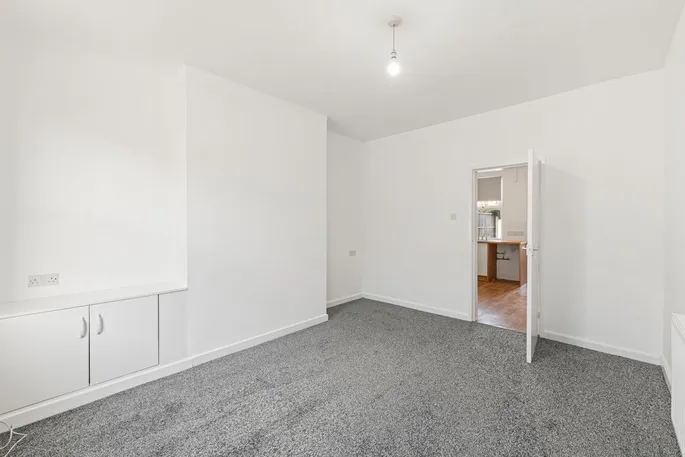 Property carousel image 2