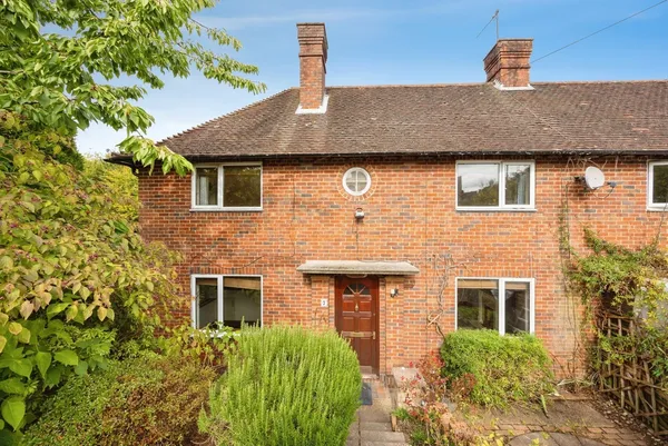 Sickle Road, Haslemere, Surrey, GU27