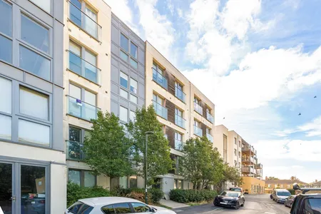 Orchard Road, London, TW9