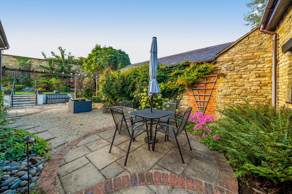 Baker Street, Farthinghoe, NN13 photo 15
