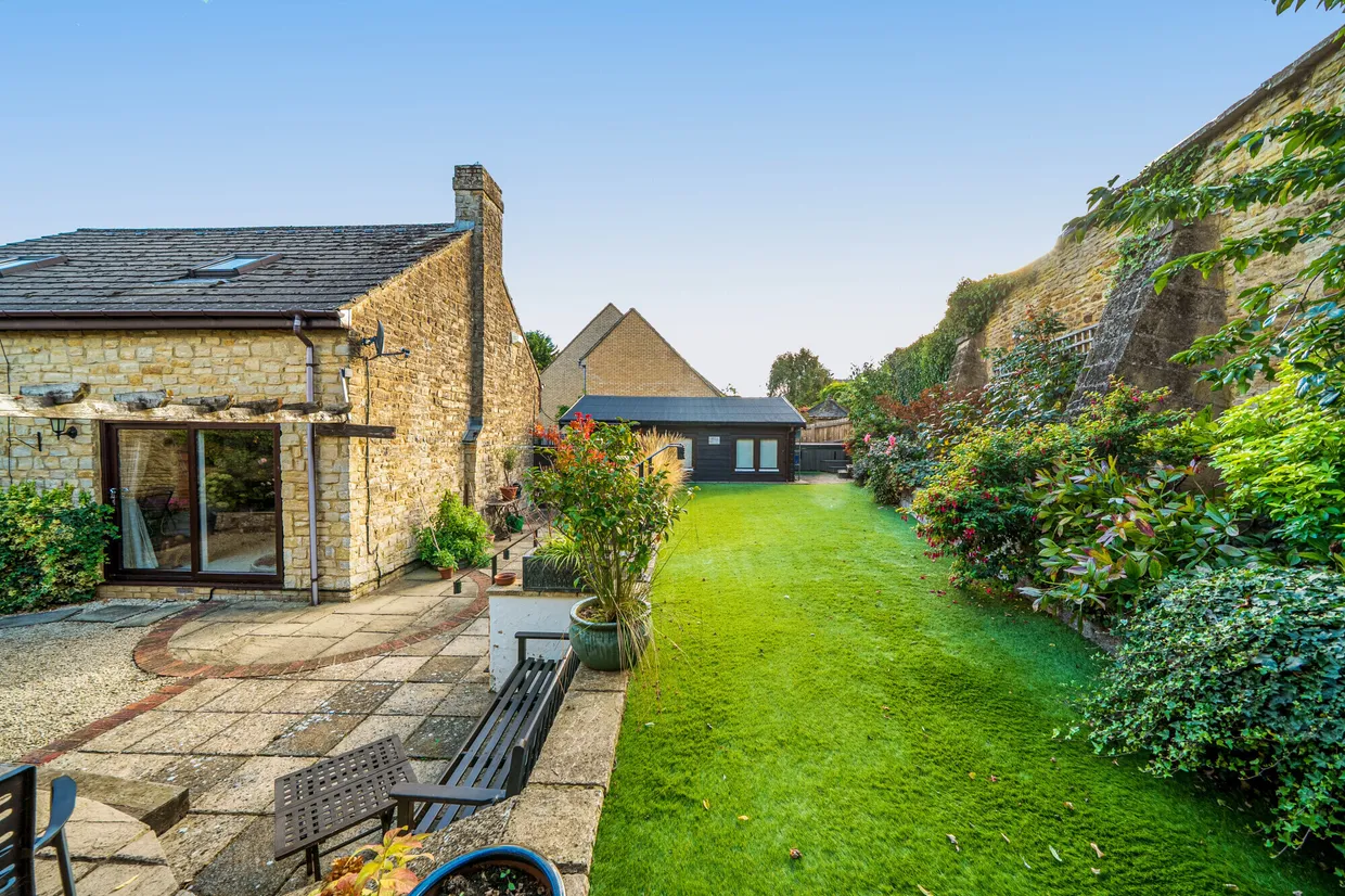 Baker Street, Farthinghoe, NN13 photo 19
