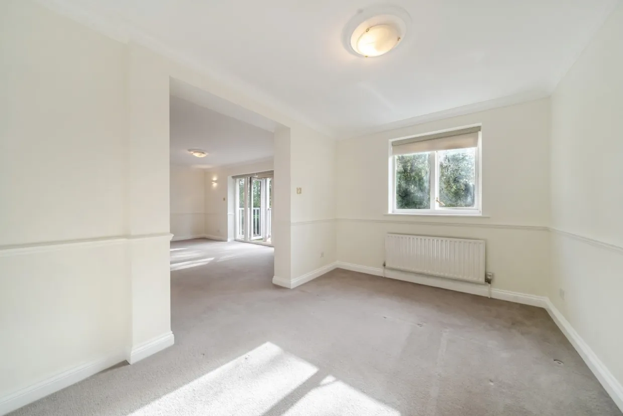 Larch Avenue, Ascot SL5 photo 4
